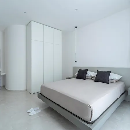 Alberti Apartments2 *