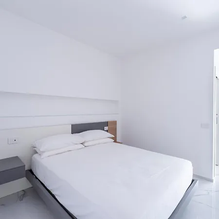 Alberti Apartments2 *