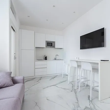 Alberti Apartments2 *